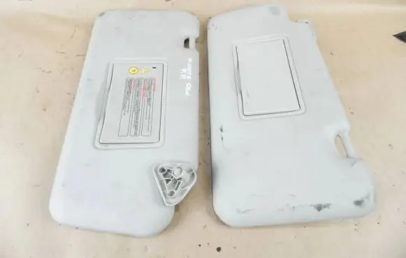 Nissan Note (E11) Sun visor