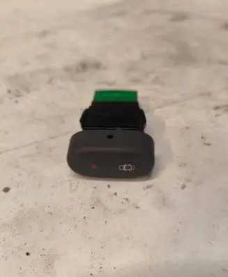 Renault Clio II Central locking switch button 421818C
