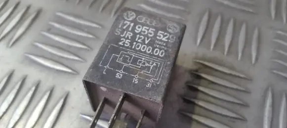 Volkswagen Golf II Other relay 171955529 25100000