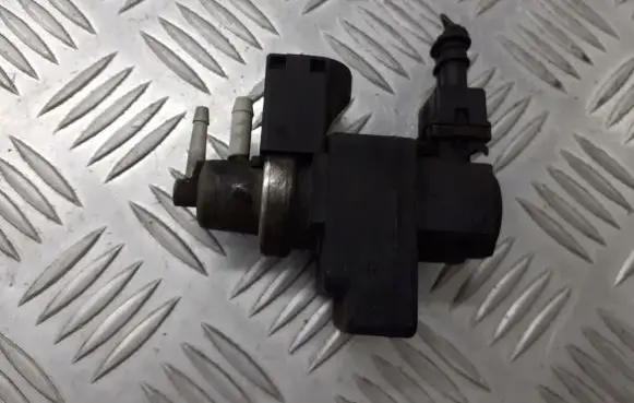 Nissan Primera Vacuum valve 8200270