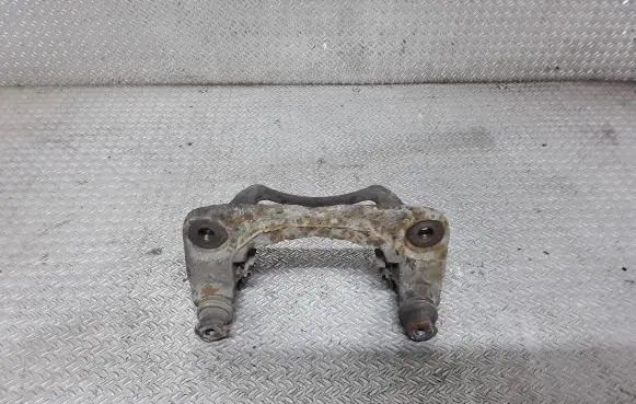 Toyota Previa (XR30, XR40) II Front Brake Caliper Pad/Carrier 