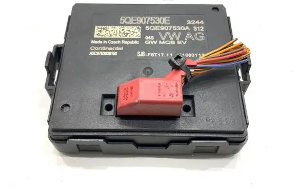 Volkswagen Golf VII Gateway control module 5QE907530E