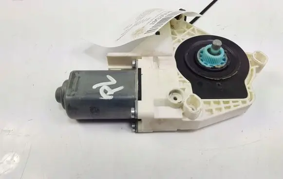 Audi A6 C7 Front door window regulator motor 8K0959801B