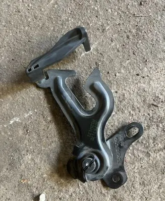 Volvo XC60 Engine bonnet (hood) release handle 30799172