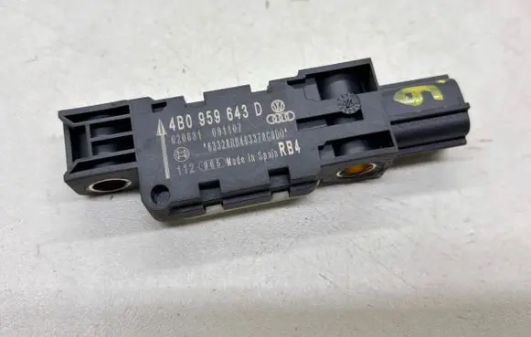 Audi A8 S8 D3 4E Airbag deployment crash/impact sensor 4B0959643D