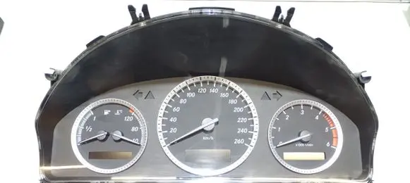 Mercedes-Benz C W204 Speedometer (instrument cluster) A2049003402