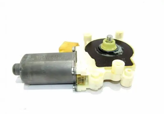 BMW 5 E60 E61 Front door window regulator motor 0130821459
