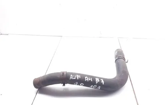 Audi A4 S4 B7 8E 8H Engine coolant pipe/hose