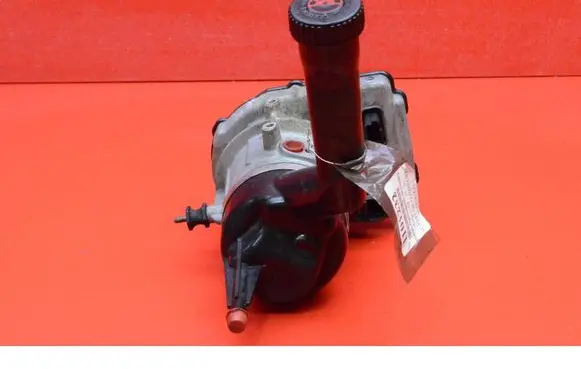 Peugeot 308 Power steering pump 9684979180