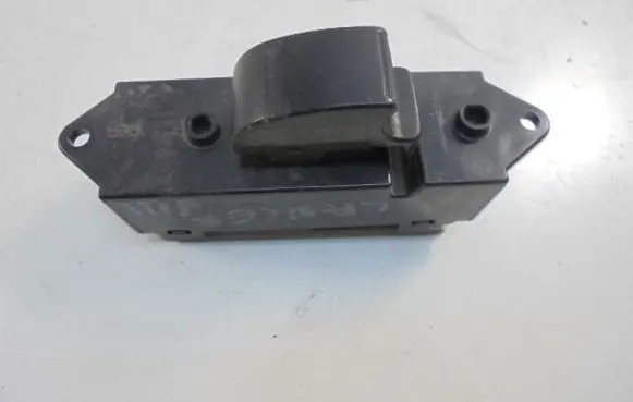 Mitsubishi Lancer VIII Electric window control switch 8608A065