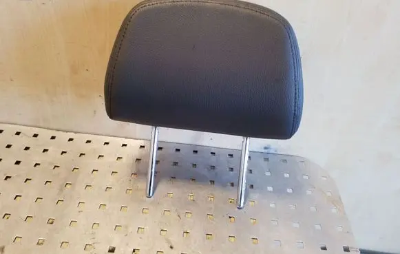 Opel Zafira B Front seat headrest 