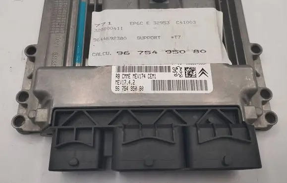 Peugeot 308 Engine control unit/module 9675495080 MEC17Z42