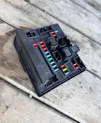 Nissan Qashqai Fuse module 284B7BB00C