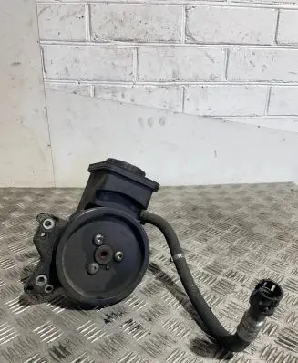 BMW 5 E60 E61 Power steering pump 7693974