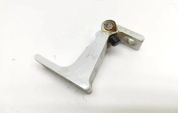 Audi A1 Rear door lower hinge 3X4833403B A047058