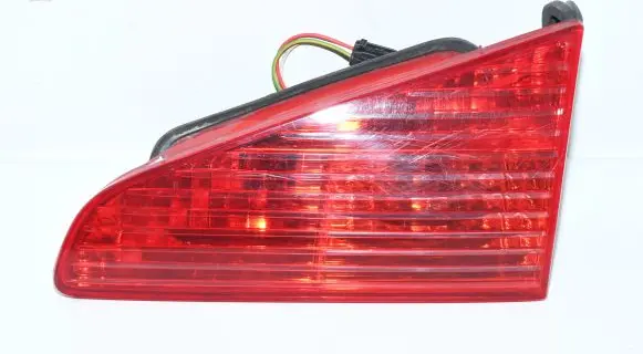 Peugeot 607 Tailgate rear/tail lights