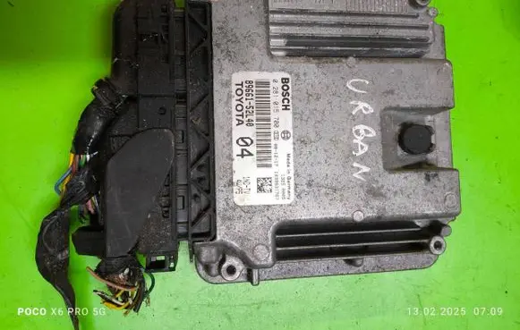 Toyota Urban Cruiser (XP110) Engine control unit/module 0281015700 1039S31767 8966152L40