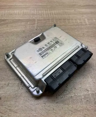 Volkswagen PASSAT B5.5 Engine control unit/module ECU 3B1907401B 0281010447 781QVW