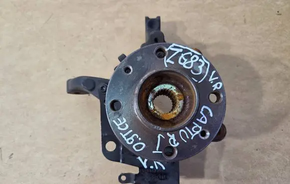 Renault Captur Front wheel hub spindle knuckle T120222