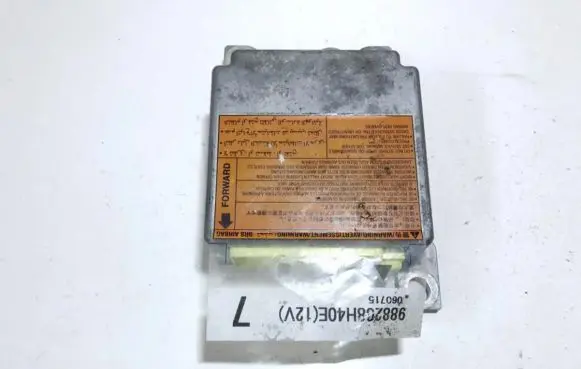 Nissan X-Trail T30 Airbag control unit/module 988208h40e