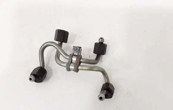 BMW 5 E60 E61 Fuel injector supply line/pipe 