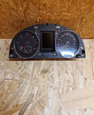 Volkswagen PASSAT B7 Speedometer (instrument cluster) 3AA920870D 122828