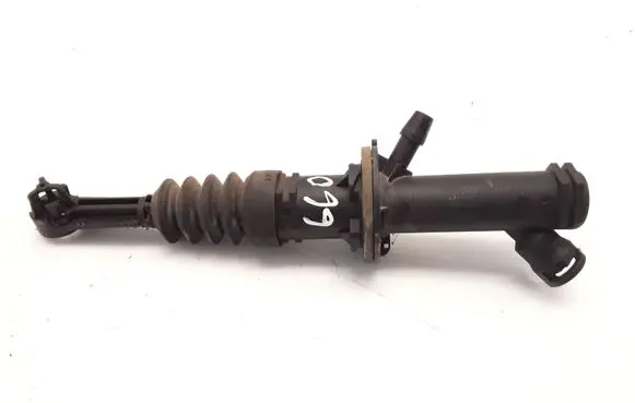 Renault Megane II Clutch master cylinder 8200151770D