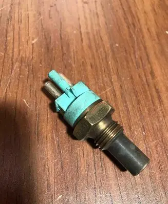 Volkswagen II LT Coolant temperature sensor 0824121026