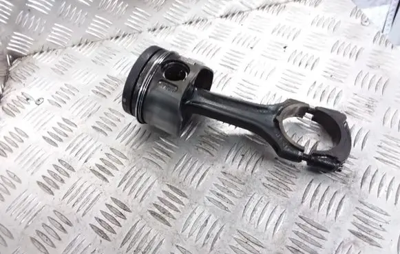 Mercedes-Benz Sprinter W906 Piston with connecting rod R08854A