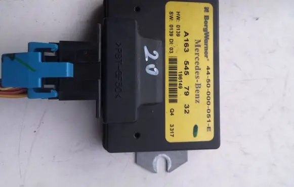 Mercedes-Benz ML W163 Transfer box differential control unit A1635457932
