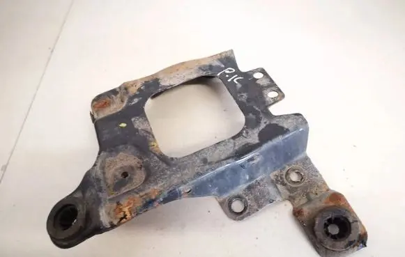 Ford Focus Battery bracket 