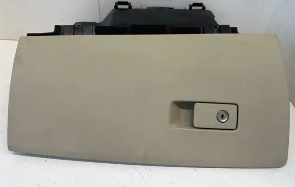 Glove box