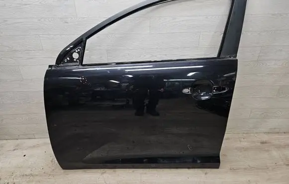 KIA Sportage Front door 