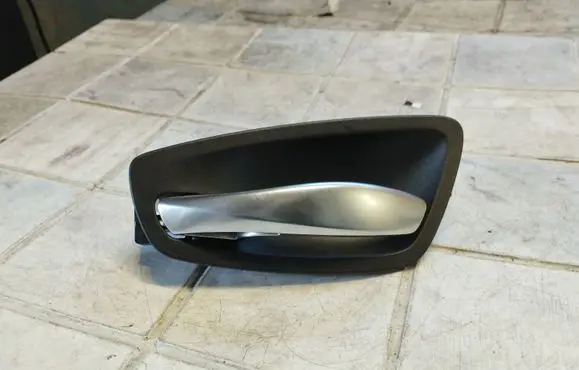 BMW 1 E81 E87 Front door interior handle 696210101