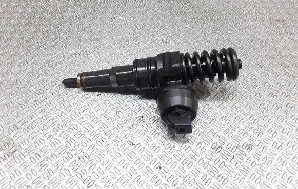 Audi A3 S3 8L Fuel injector 038130073AL