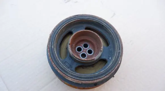 BMW 2 F46 Crankshaft pulley 8602800