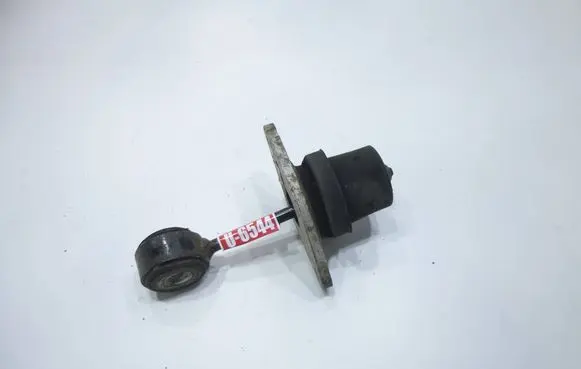 Engine mount bracket