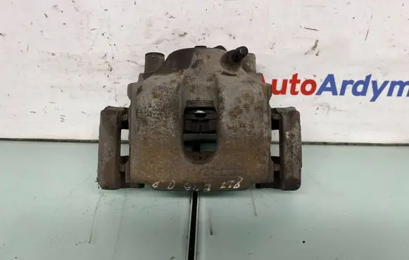 BMW 3 E46 Front brake caliper 6758114 34116758114