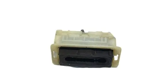 Radiator mount bracket