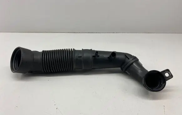 Peugeot 308 Turbo air intake inlet pipe/hose 9807939780