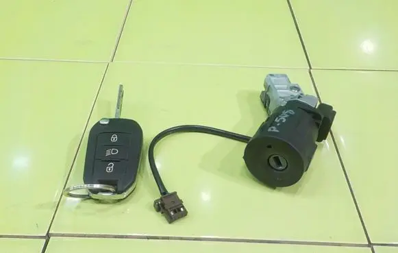 Peugeot 508 Ignition lock 36454600