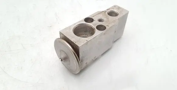 Subaru Forester SH Air conditioning (A/C) expansion valve 