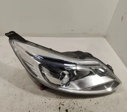 Ford Focus Headlight/headlamp BM5113D154