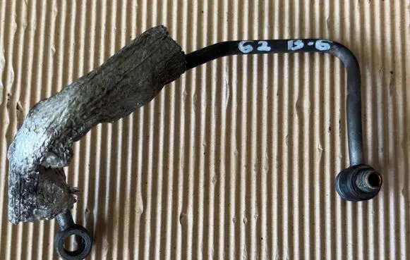 Ford Kuga II Turbo turbocharger oiling pipe/hose D4204T