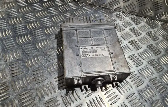 Audi A4 S4 B5 8D Engine control unit/module 0281001538 028906021FL