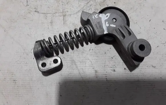 Volvo XC90 Alternator belt tensioner 31339945