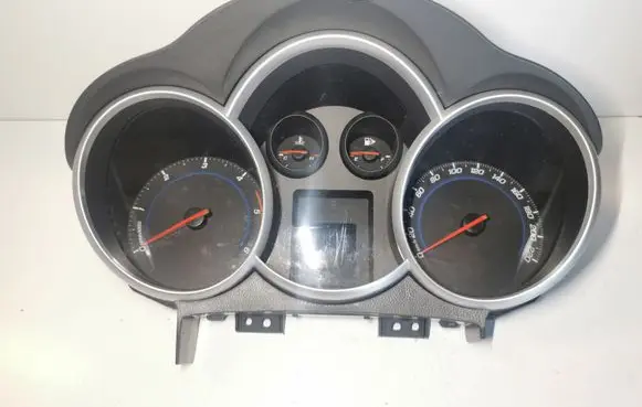 Chevrolet Cruze Speedometer (instrument cluster) 94576293