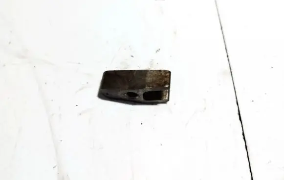 Jeep Grand Cherokee (WK) Fuel Injector clamp holder