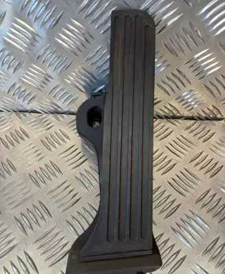 Volkswagen PASSAT B6 Accelerator throttle pedal 1K1721503L 6PV00860000