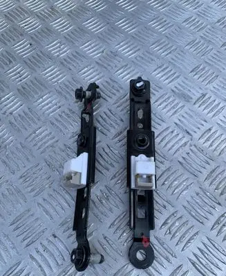 KIA Ceed Seat belt adjustment rail 